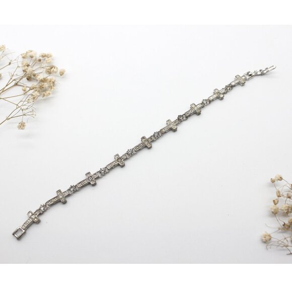 Vintage Avon silver tone cross bracelet with rhinestones - Picture 3 of 14